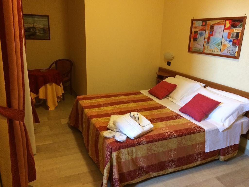 Aurora Hotel